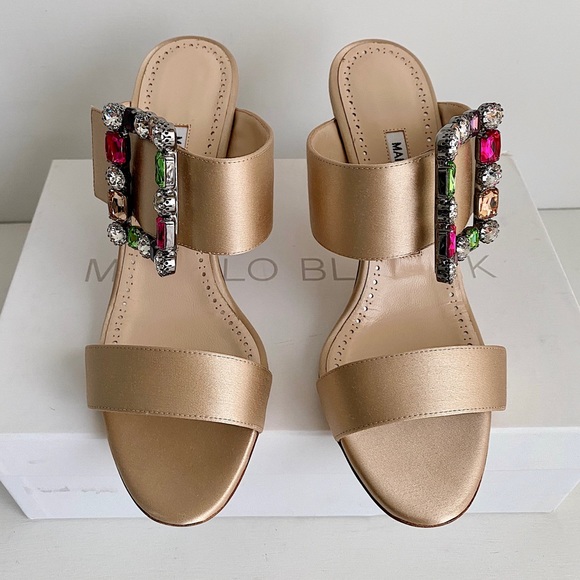 ✨New MANOLO BLAHNIK Verda Satin Crystal Slide Heel Sandals Nude Size 37.5 - Picture 4 of 16